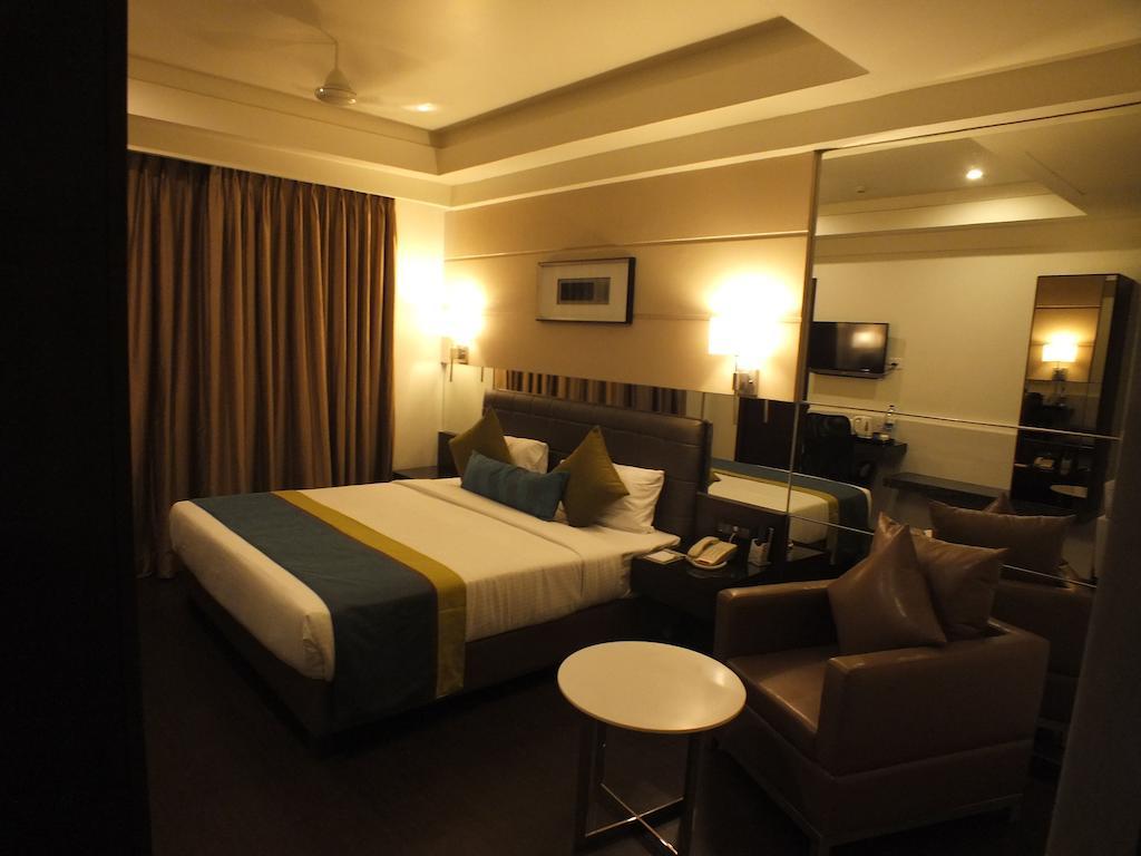 Hotel Regalia Tirupati Eksteriør billede
