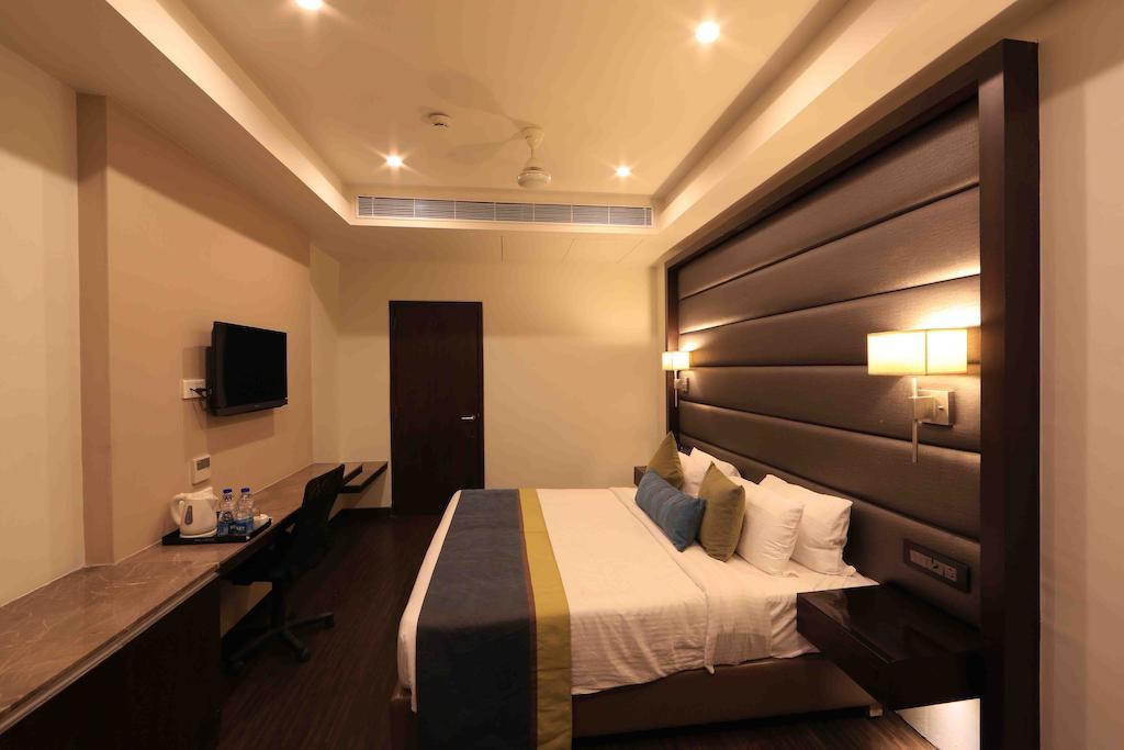 Hotel Regalia Tirupati Eksteriør billede