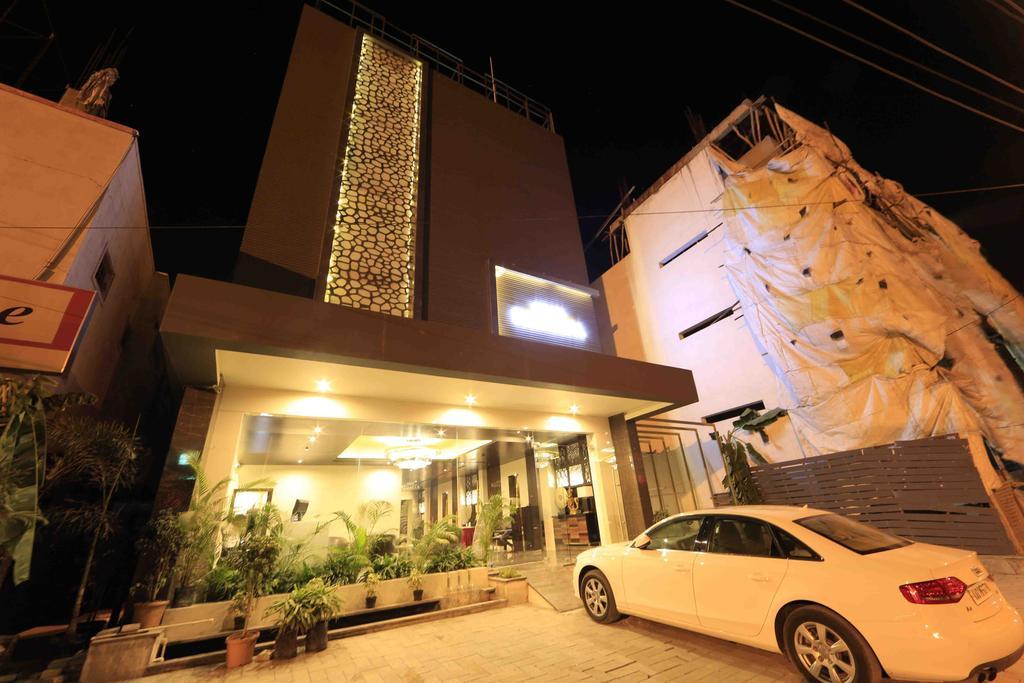 Hotel Regalia Tirupati Eksteriør billede