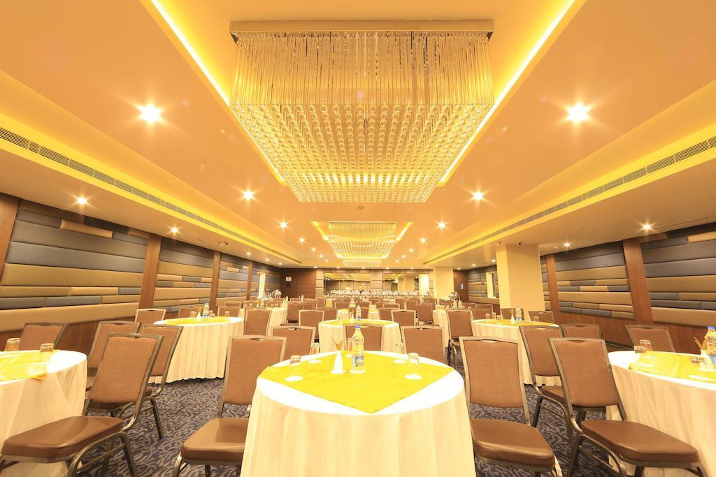Hotel Regalia Tirupati Eksteriør billede